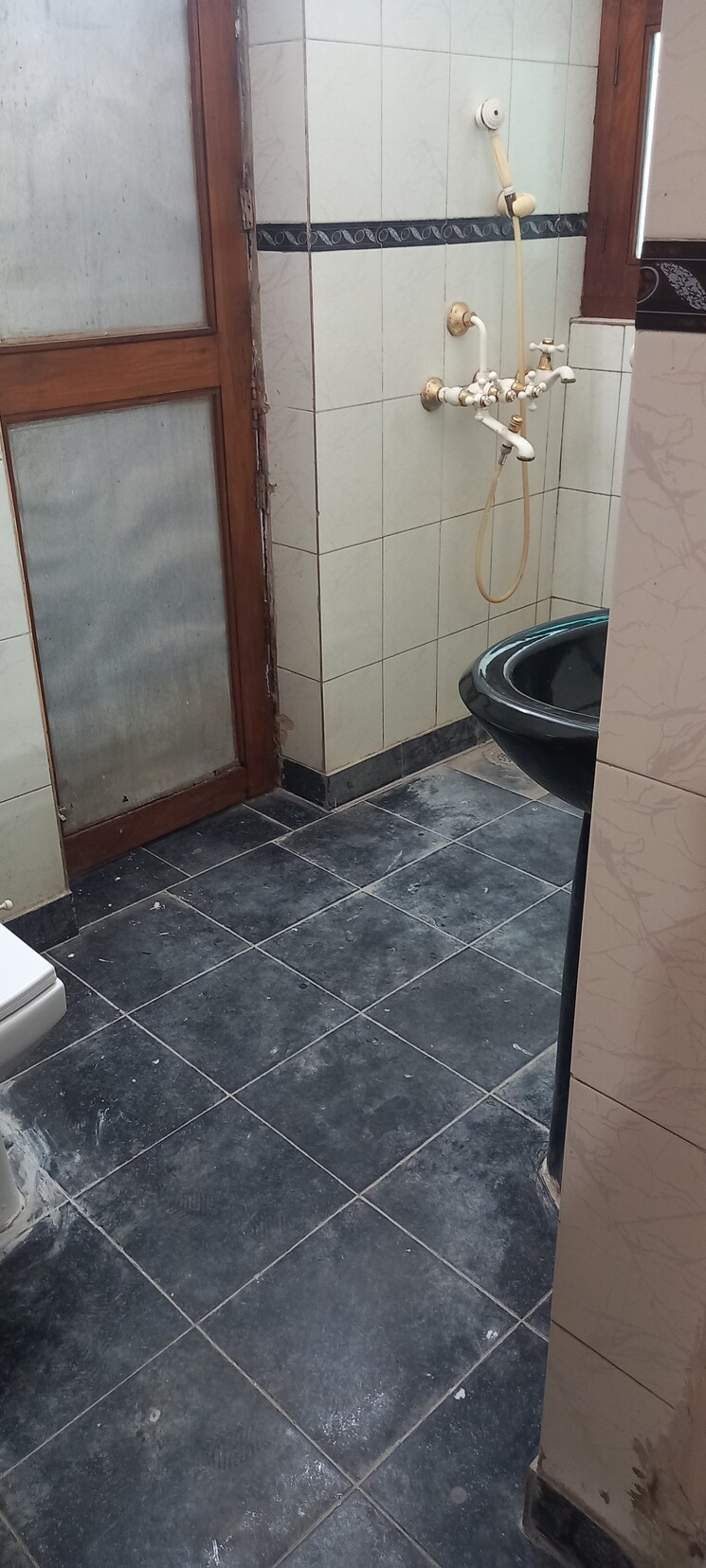 Bathroom, ip extension 2 Bedroom 1400 Sq.Ft. Apartment In Ip Extension Delhi 9124098