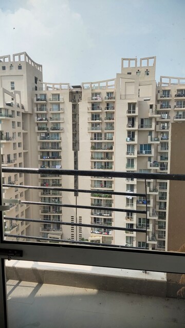 3 BHK Apartment – Exterior View View at Unitech Escape, Sector 50 - for Rent