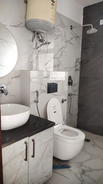 Bathroom in 3 BHK Apartment at Unitech Escape, Sector 50 – for Rent