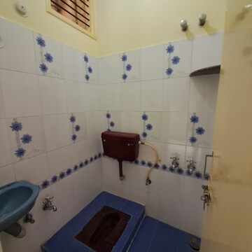 Attached Bathroom in 4 BHK Independent House at Basaveshwara Nagar – for Rent