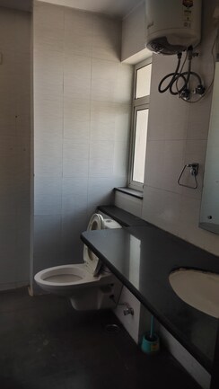 3 BHK + Servant Room Apartment For Sale in Unitech Escape