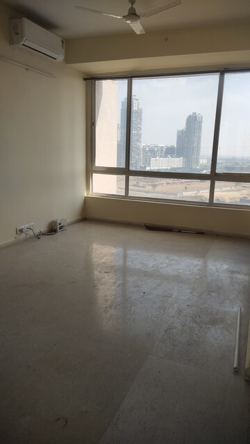 Room in 3 BHK Apartment at Unitech Escape, Sector 50 – for Sale