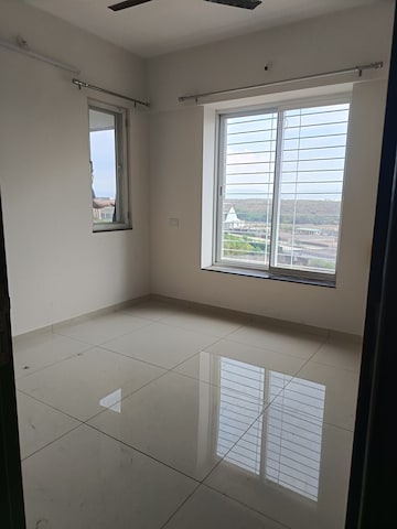 Room in 1 BHK Apartment at Kumar Palaash A, Wadgaon Sheri – for Rent