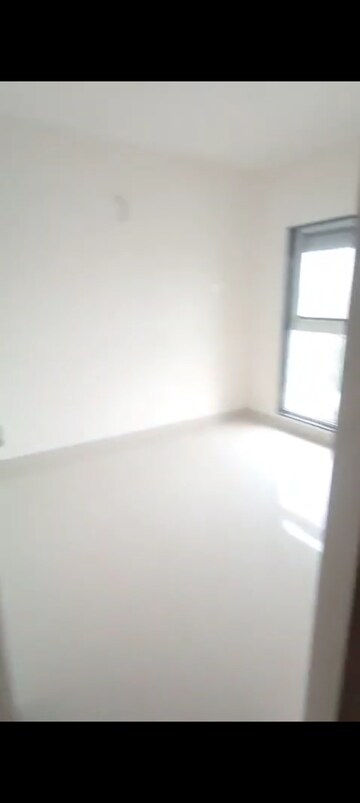 Room in 2 BHK Apartment at Worli Naka – for Rent