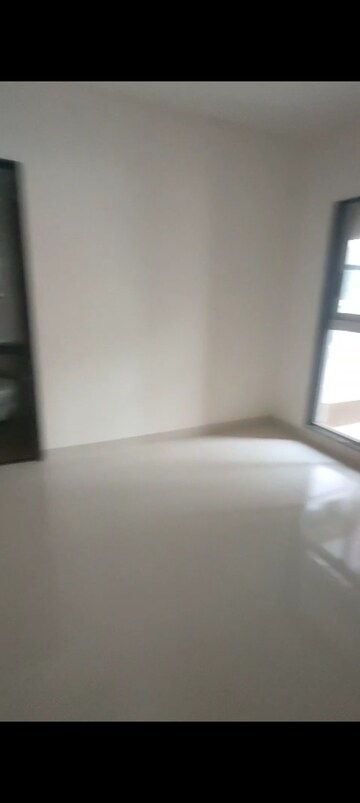 Room in 2 BHK Apartment at Worli Naka – for Rent