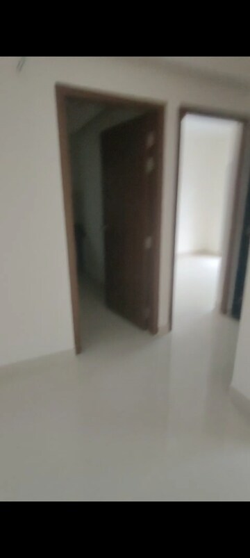 Room in 2 BHK Apartment at Worli Naka – for Rent