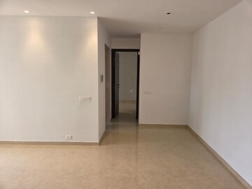 Room in 2 BHK Apartment at Hiranandani Highland, Powai – for Rent