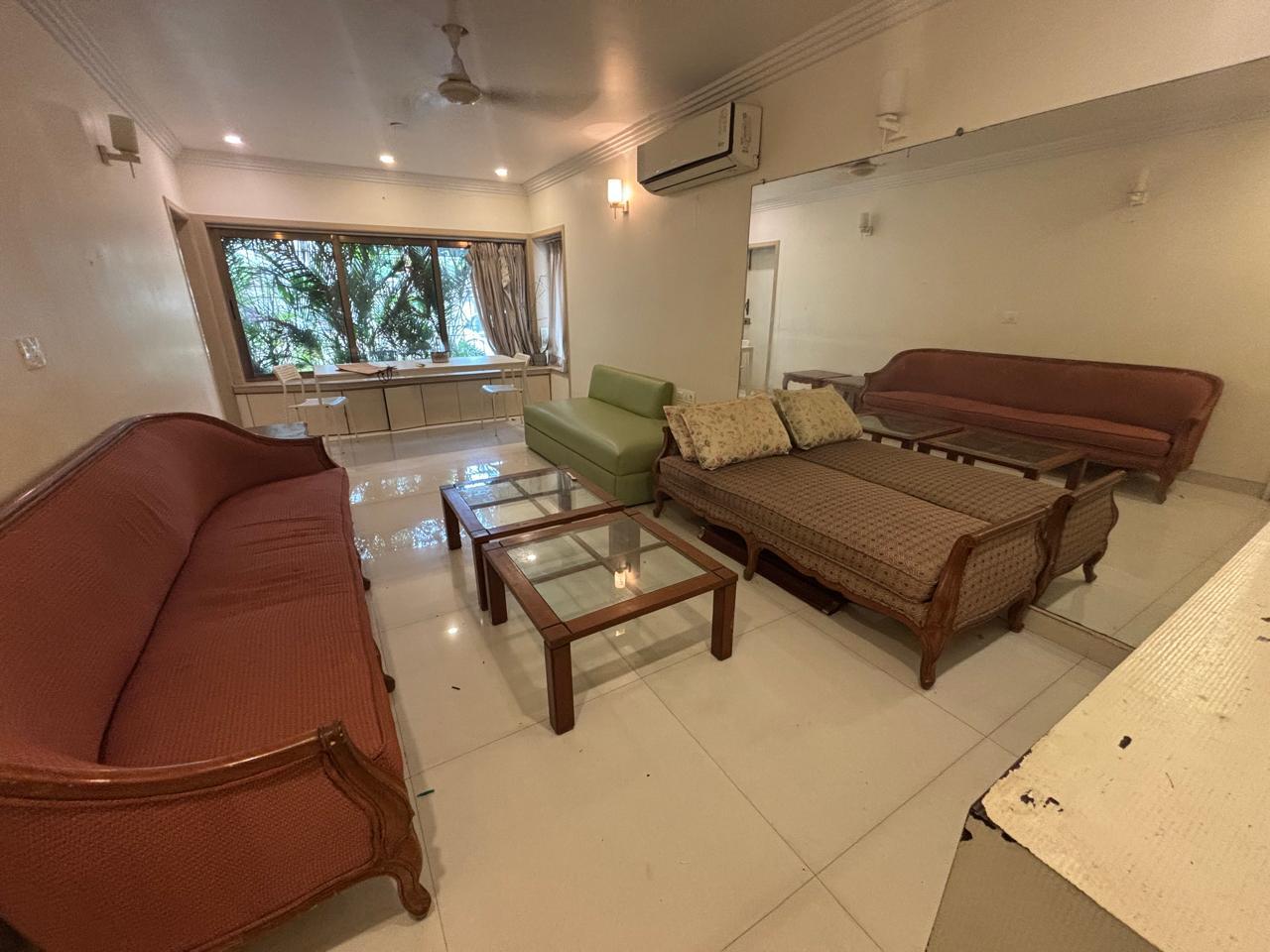 2 BHK Builder Floor For Rent in Juhu