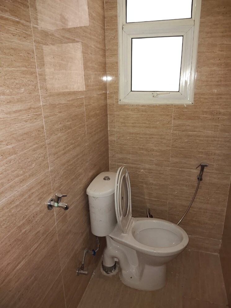 Bathroom, gomti nagar 2 Bedroom 1058 Sq.Ft. Apartment In Gomti Nagar Lucknow 9124304