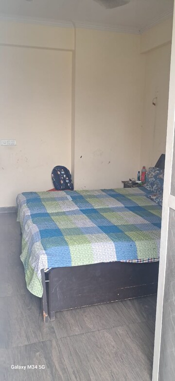 Bedroom in 3.5 BHK Apartment at Gaur City 6th Avenue, Sector 4 Greater Noida – for Rent