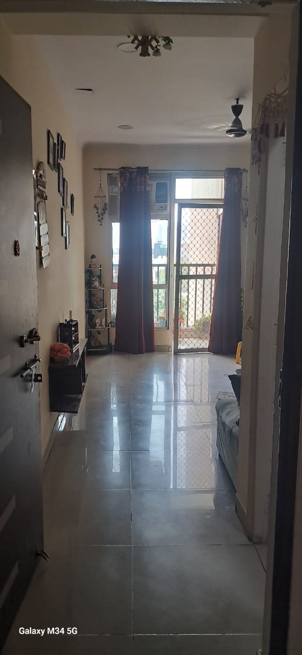 3.5 BHK + Extra Room 1470 Sq.Ft. Apartment in Gaur City 6th Avenue