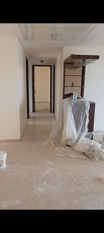 Room in 4 BHK Apartment at Abw La Lagune, Sector 54 – for Rent