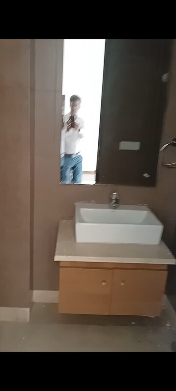Bathroom in 4 BHK Apartment at Abw La Lagune, Sector 54 – for Rent