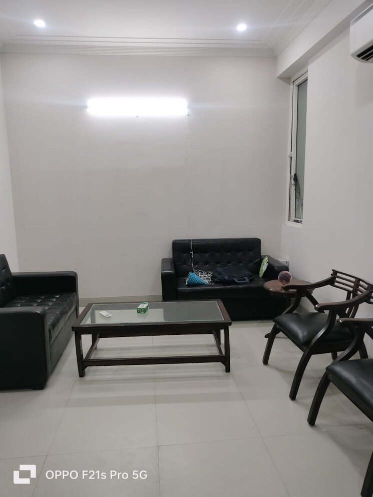 Room, gls-avenue-51 1 Bedroom 450 Sq.Ft. Apartment In Sector 92 Gurgaon 9124351