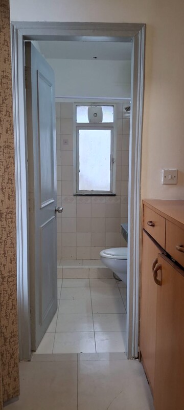 Bathroom in 3 BHK Apartment at DLF Regency Park II, Sector 27 – for Sale