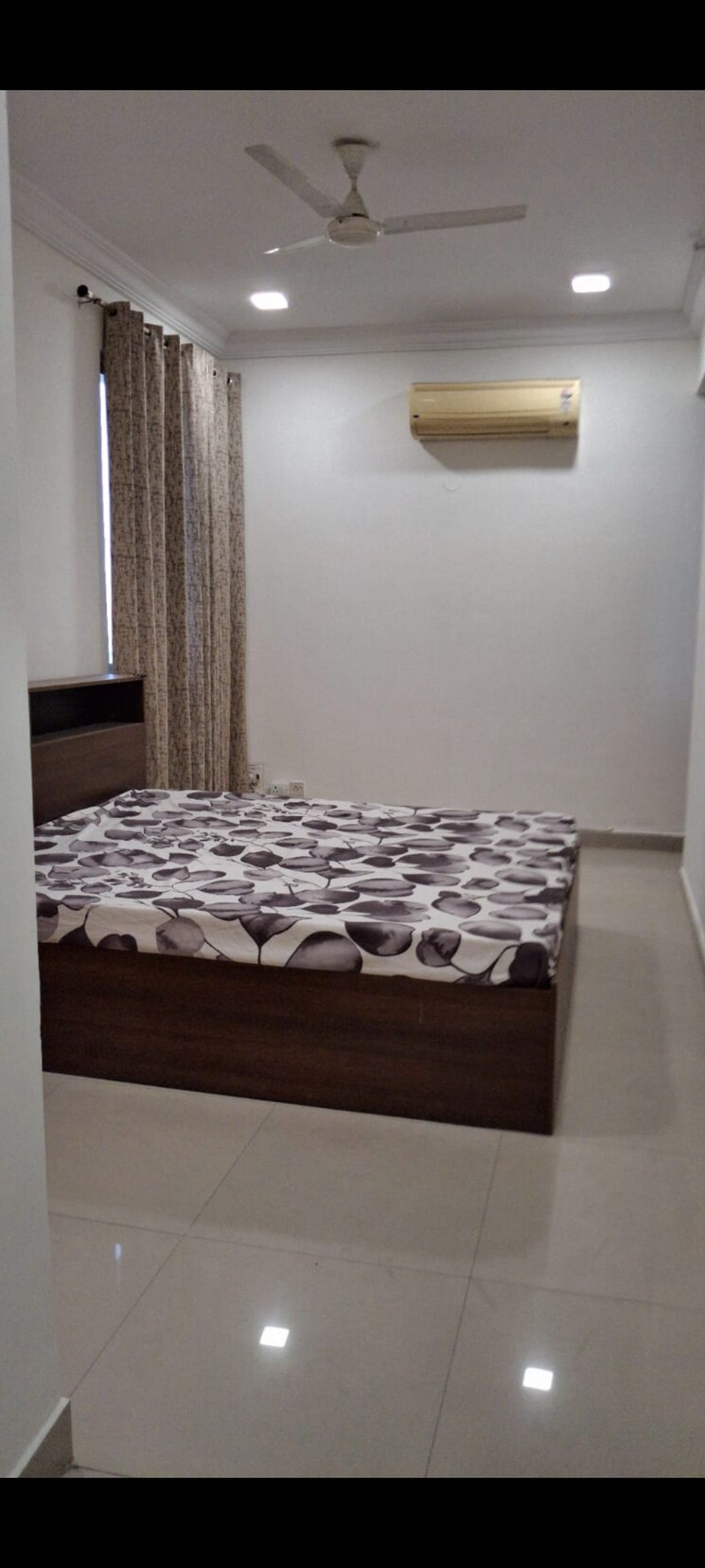Bedroom, dlf-regency-park-ii 3 Bedroom 1550 Sq.Ft. Apartment In Sector 27 Gurgaon 9124356