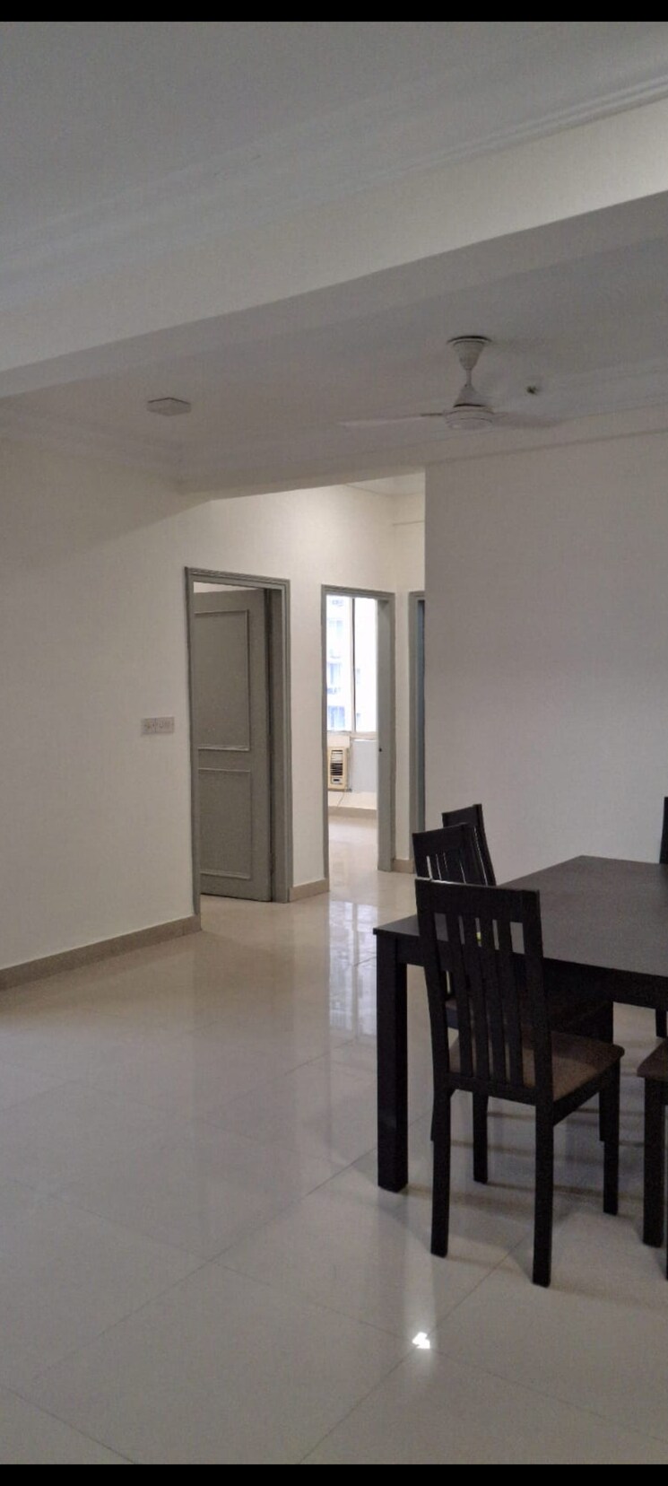 Room, dlf-regency-park-ii 3 Bedroom 1550 Sq.Ft. Apartment In Sector 27 Gurgaon 9124356