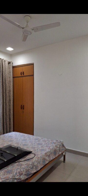 Room in 3 BHK Apartment at DLF Regency Park II, Sector 27 – for Sale