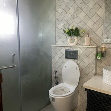 Bathroom in 4 BHK Builder Floor at SS Mayfield Gardens, Mayfield Garden – for Sale