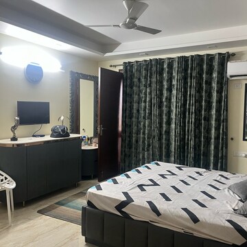 Bedroom in 4 BHK Builder Floor at SS Mayfield Gardens, Mayfield Garden – for Sale