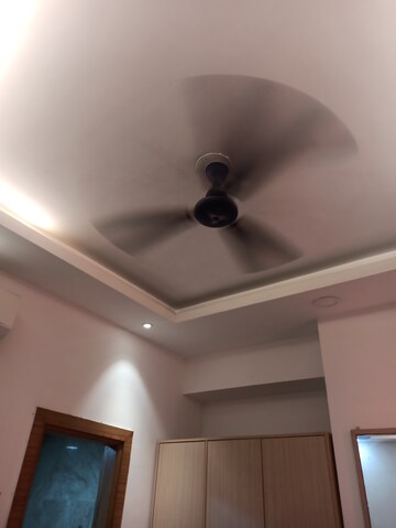 Furnished Amenities in Studio Apartment at Supertech North Eye, Sector 74 – for Rent