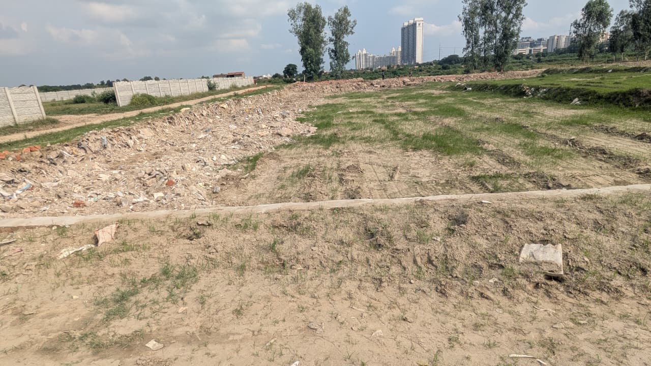 Plot For Sale in Shree Nayak Homes.