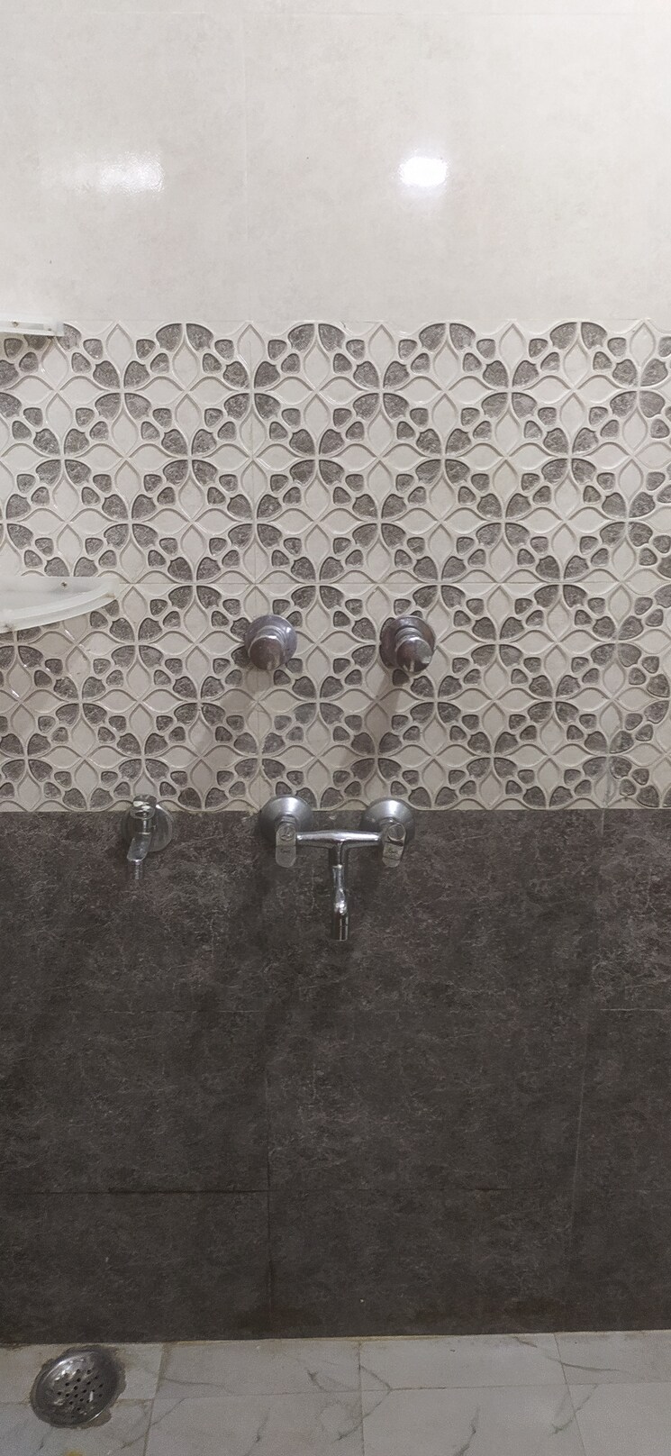 Bathroom, kalkaji 1 Bedroom 555 Sq.Ft. Builder Floor In Kalkaji Delhi 9124445