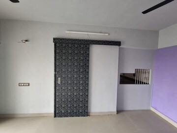 Room in 2 BHK Apartment at New Sumangal CHS, Chunabhatti – for Rent