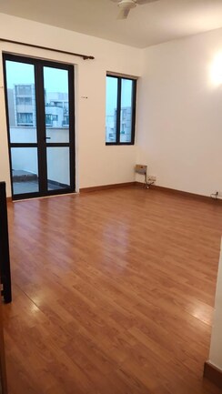 3 BHK + Servant Room Apartment For Sale in Unitech Uniworld Gardens