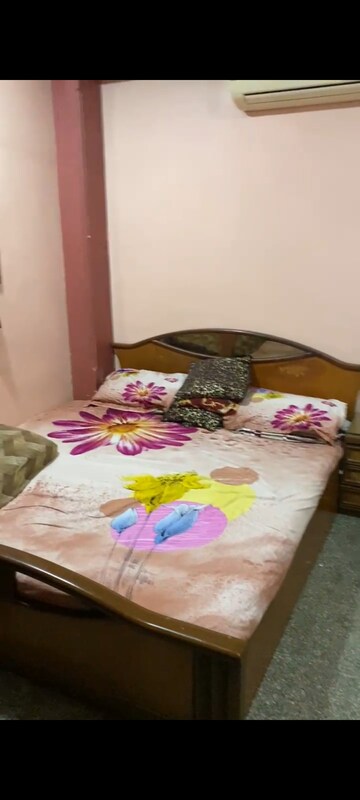 2 BHK Apartment For Sale in Ready Money Building, Madanpura