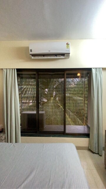Room in 2 BHK Apartment at Shradha Kunj, Santacruz East – for Rent