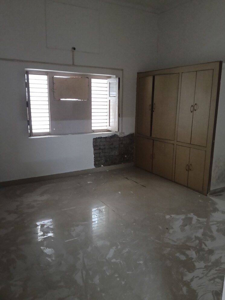 Room, mahanagar Commercial Office Space 1800 Sq.Ft. In Mahanagar Lucknow 9124531