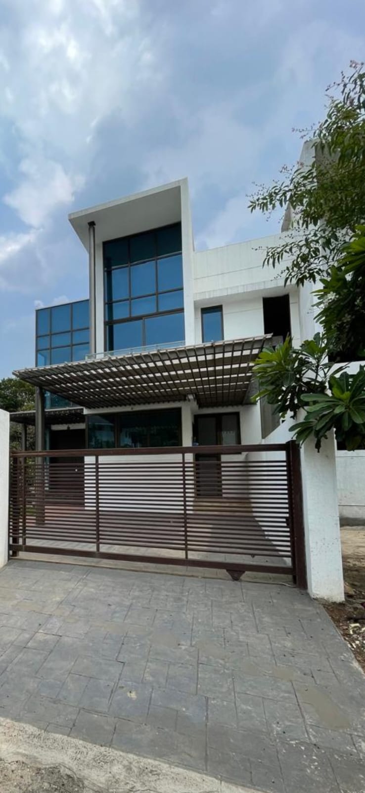 5 BHK + Pooja Room,Servant Room,Study Room Villa For Sale in Amanora Sweet Water Villas