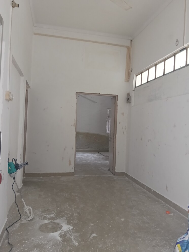 Room, mahanagar Commercial Office Space 1800 Sq.Ft. In Mahanagar Lucknow 9124531