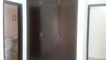 Furnished Amenities in 4 BHK Builder Floor at Unitech Woodstock Floors, Sector 50 – for Rent