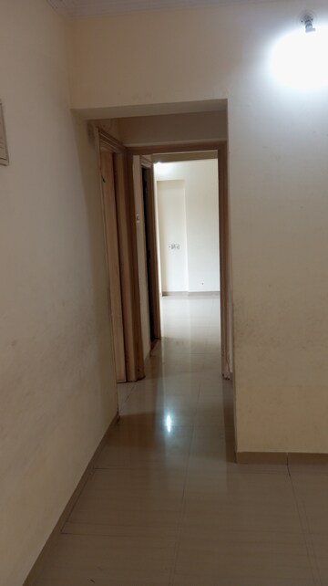 Room in 2 BHK Apartment at Unnathi Woods Phase 1 And 2, Ghodbunder Road – for Rent