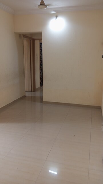 Room in 2 BHK Apartment at Unnathi Woods Phase 1 And 2, Ghodbunder Road – for Rent
