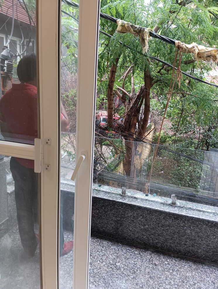 Balcony, chattarpur 4 Bedroom 160 Sq.Yd. Builder Floor In Chattarpur Delhi 9124617