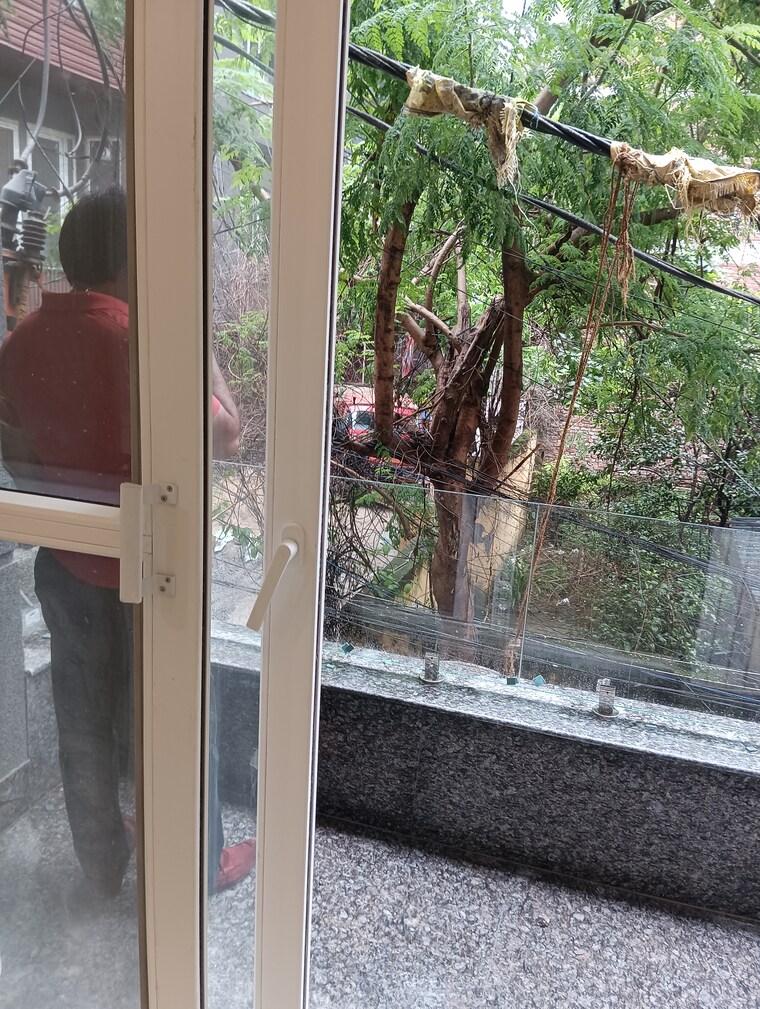 Balcony, chattarpur 4 Bedroom 160 Sq.Yd. Builder Floor In Chattarpur Delhi 9124617