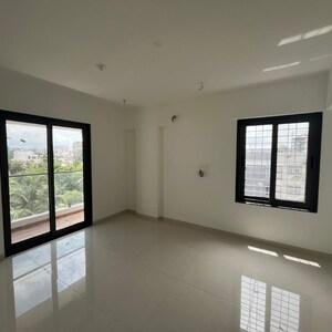 Room in 3 BHK Apartment at Nivedita Apartment Rambaug Colony, Rambaug Colony – for Sale