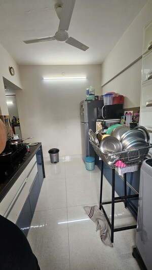 Team Area in 2 BHK Apartment at Royal Oasis, Malad West – for Sale