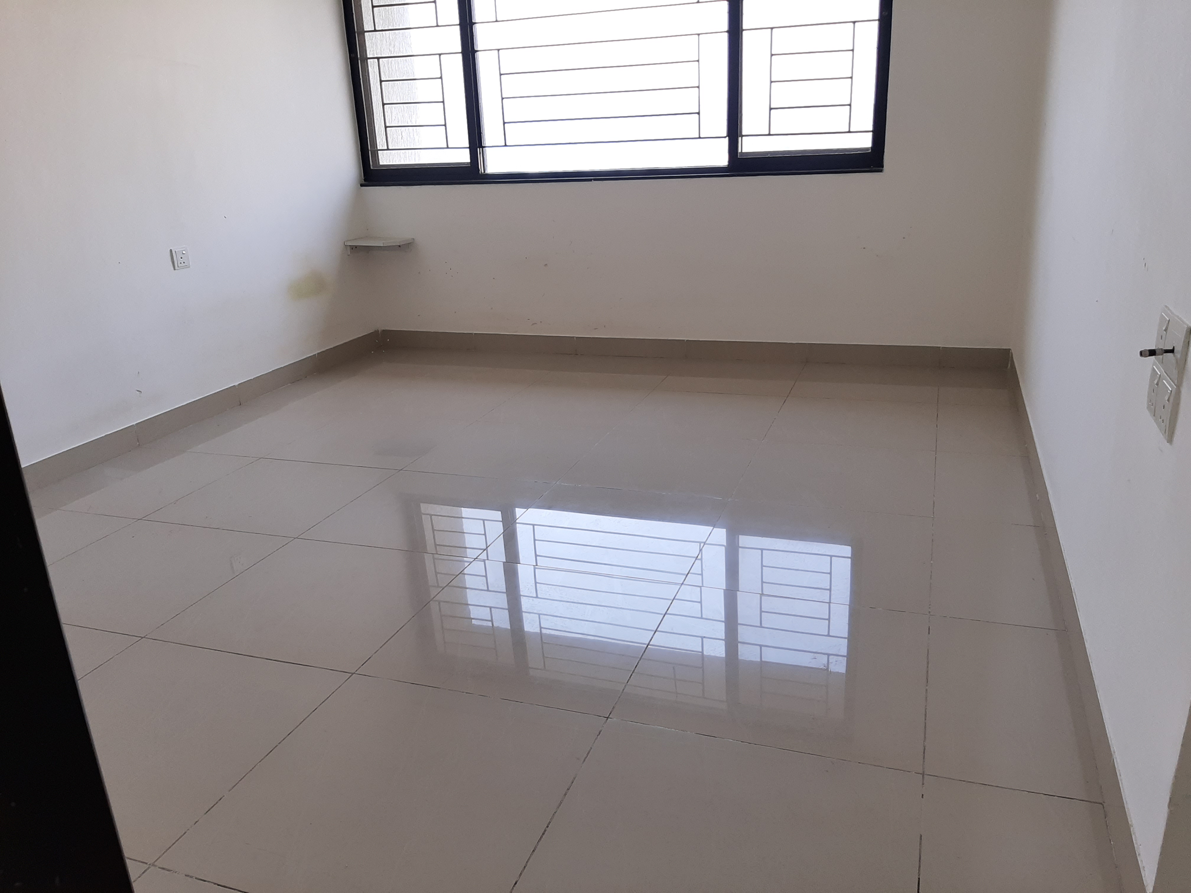 2 BHK + Servant Room Apartment For Rent in Nanded Lalit
