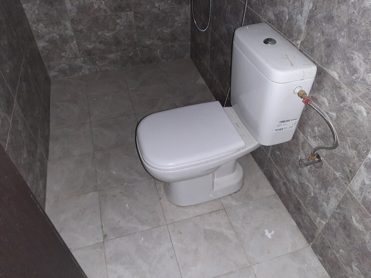 Bathroom, sargam-chs-nanded 2 Bedroom 950 Sq.Ft. Apartment In Sinhagad Road Pune 9124776