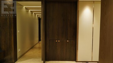 Room in 4 BHK Apartment at Godrej Platinum, Alipore – for Sale