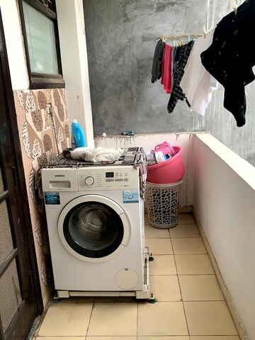 Team Area in 2 BHK Builder Floor at Sector 52 – for Rent