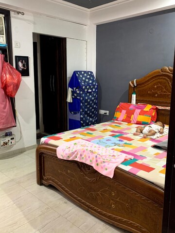 Bedroom in 2 BHK Builder Floor at Sector 52 – for Rent