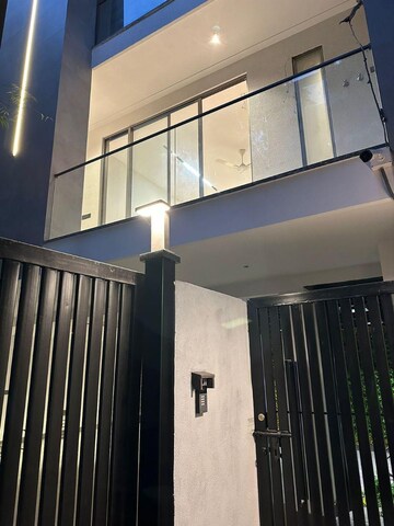 Balcony in 3 BHK Builder Floor at Ansal Sushant Lok I, Sector 43 – for Rent