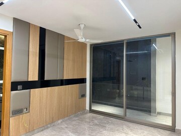 Room in 3 BHK Builder Floor at Ansal Sushant Lok I, Sector 43 – for Rent
