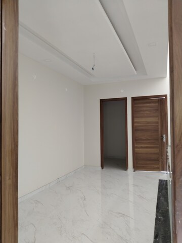 Room in 3 BHK Villa at Malviya Nagar – for Sale