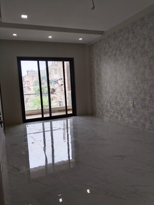 Room in 3 BHK Villa at Malviya Nagar – for Sale